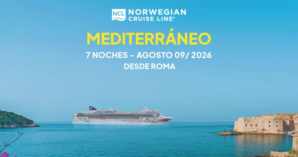 Crucero Norwegian navegando por el Mediterráneo con paisaje costero europeo en un viaje de 7 noches desde Roma en agosto 2026