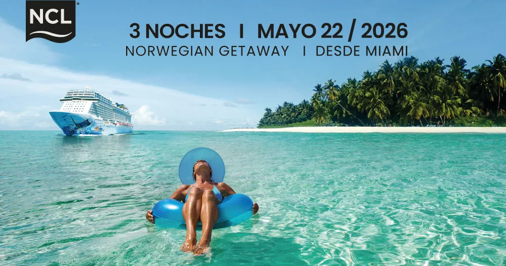 Persona relajándose en el mar frente a isla tropical durante crucero Norwegian Getaway de 3 noches desde Miami en mayo de 2026.
