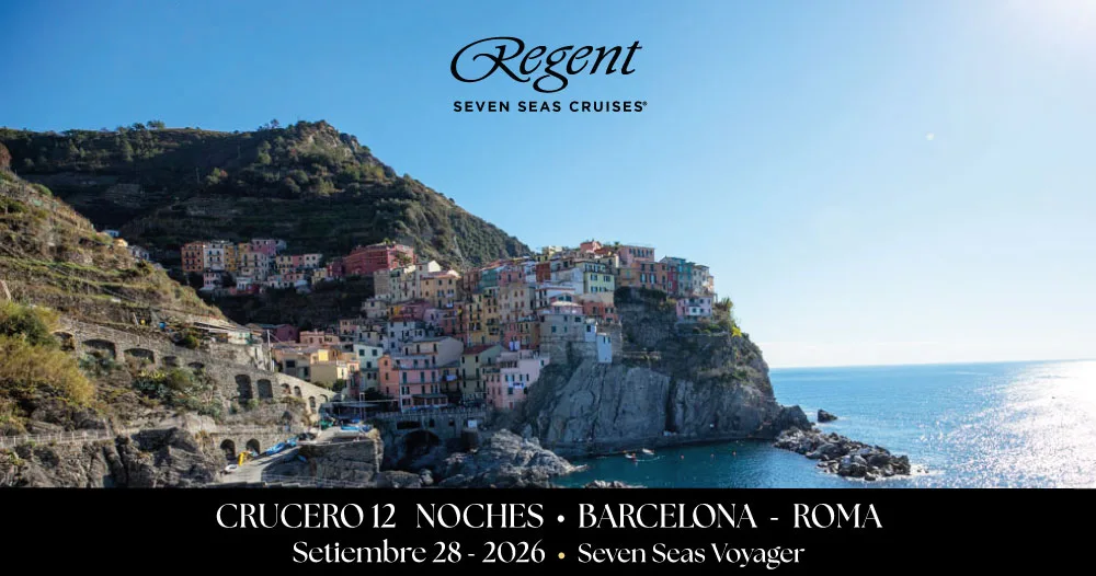 Pueblo costero en acantilado del Mediterráneo durante un crucero de lujo Regent Seven Seas de Barcelona a Roma en septiembre 2026