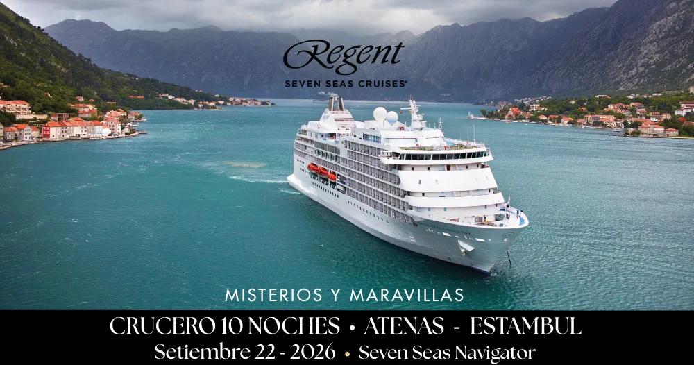 Crucero Seven Seas Navigator navegando entre paisajes costeros del Mediterráneo Oriental en ruta de Atenas a Estambul en septiembre 2026