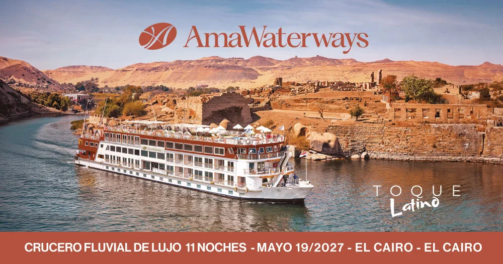 Barco AmaDahlia navegando por el río Nilo junto a templos antiguos en Egipto durante crucero fluvial de lujo desde El Cairo en mayo de 2027.